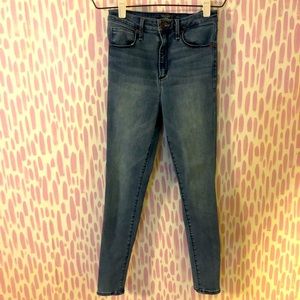 Abercrombie & Fitch 26 / 2S Simone High Rise Super Skinny Light Wash Jeans EUC